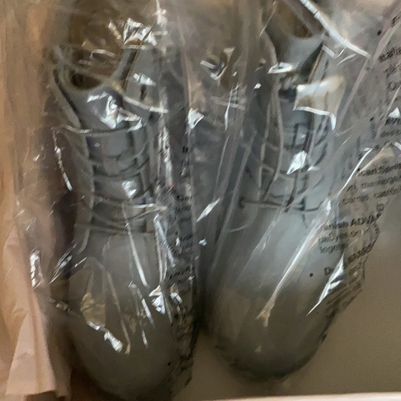 Too big of a fit for me - Picture 2 of 4